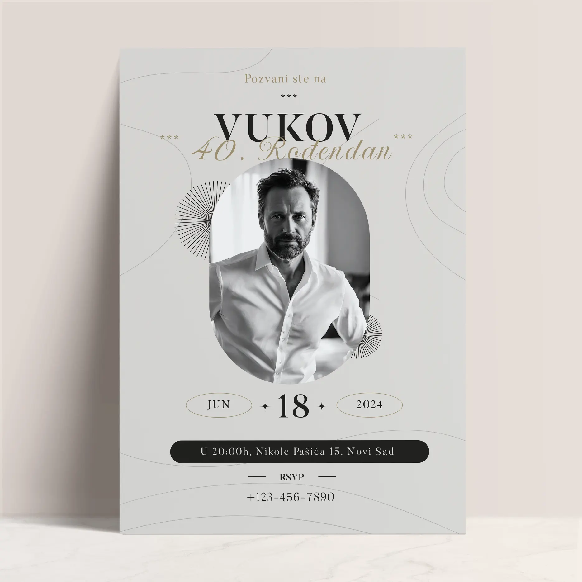 Elegantna Crno-Bela Pozivnica za Odrasle sa Fotografijom Slavljenika