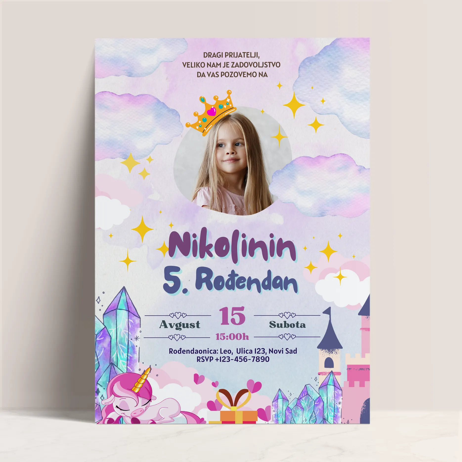 Šarena Pozivnica za Devojčice sa Raznobojnim Motivima